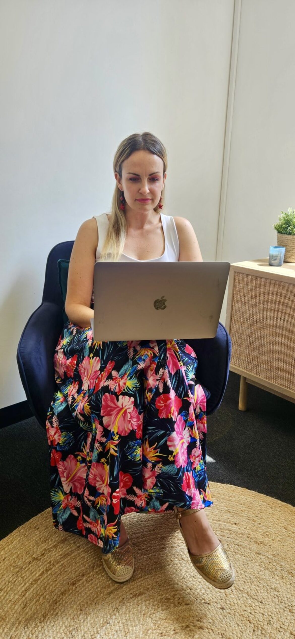 CBT therapist Morden providing therapy sessions online